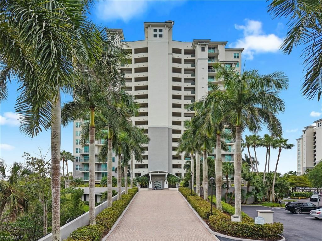425 Cove Tower Dr, Unit 403, Naples, FL 34110 Photo