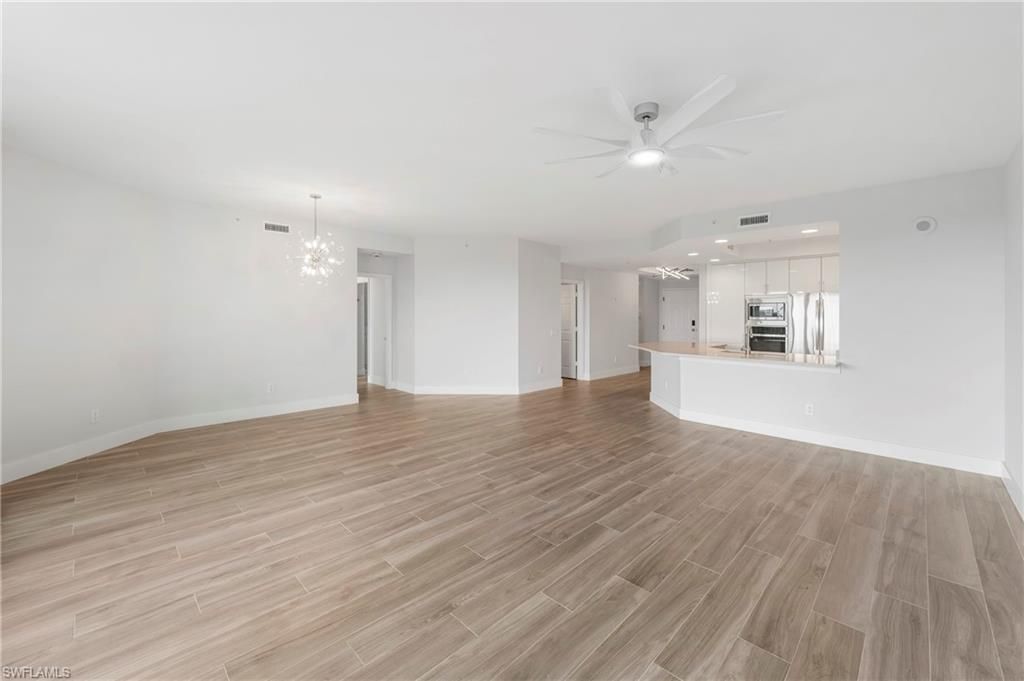 425 Cove Tower Dr, Unit 403, Naples, FL 34110 Photo