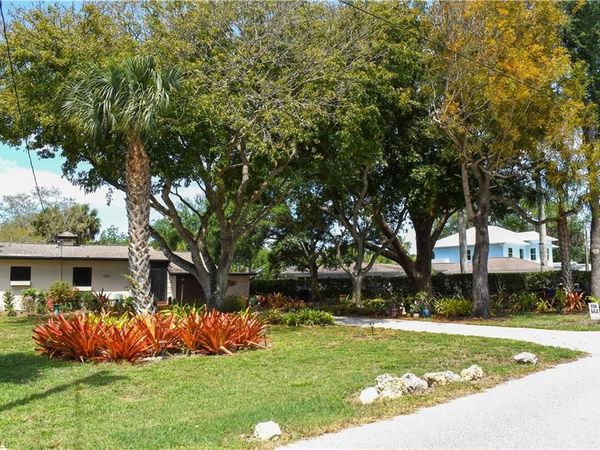 27213 Rio Vista CIR, BONITA SPRINGS, FL 34135