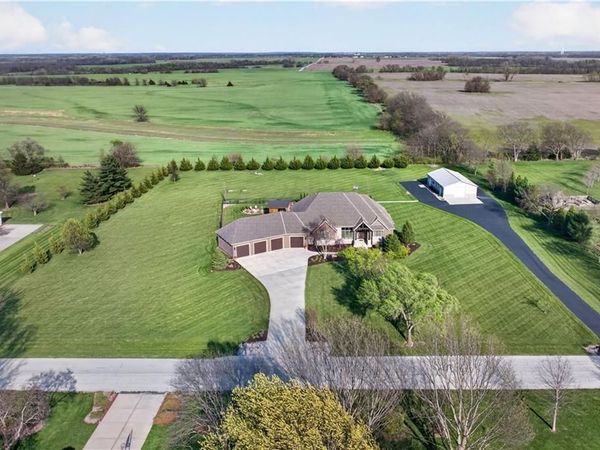 19425 Brenner Street, Stilwell, KS 66085