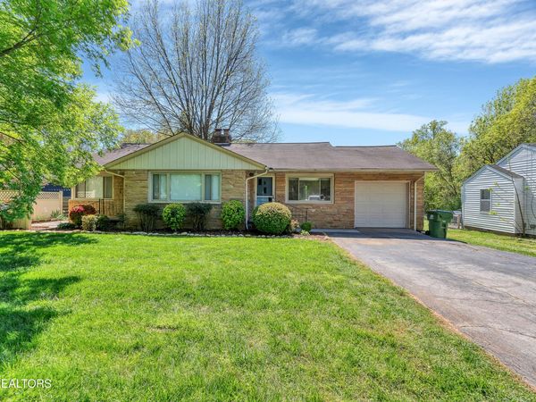 421 Santeelah St, Maryville, TN 37801