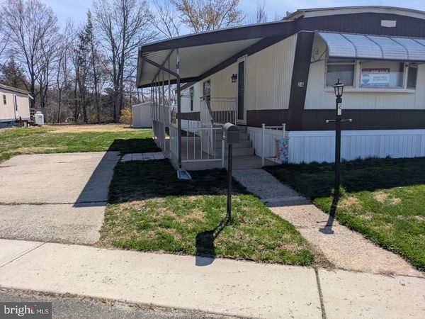 24 LAKESHORE DRIVE, SOUTHAMPTON, NJ 08088