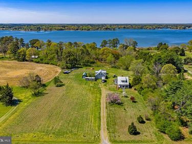 4809 COLES POINT ROAD, HAGUE, VA 22469