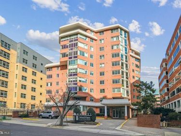 1024 N UTAH STREET, Unit 819, ARLINGTON, VA 22201