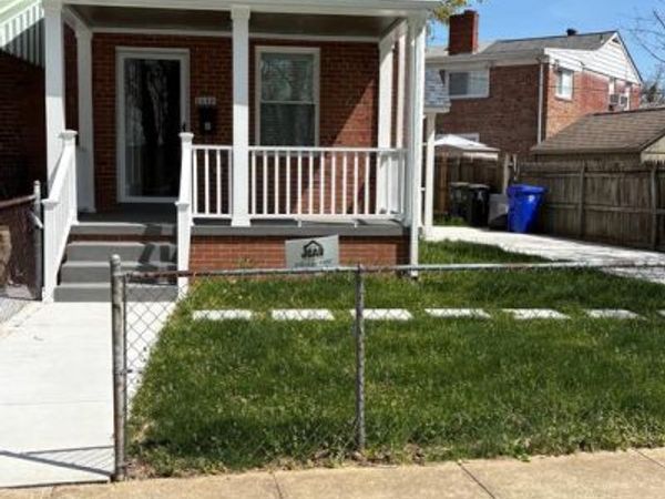 2449 S OAKLAND STREET, ARLINGTON, VA 22206