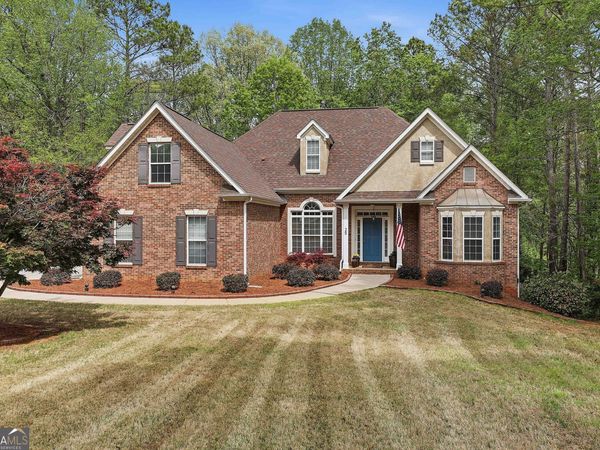 25 Lyndhurst Way, Sharpsburg, GA 30277