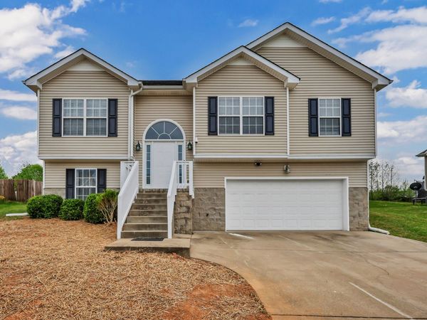 1608 Broad Cir, Clarksville, TN 37042