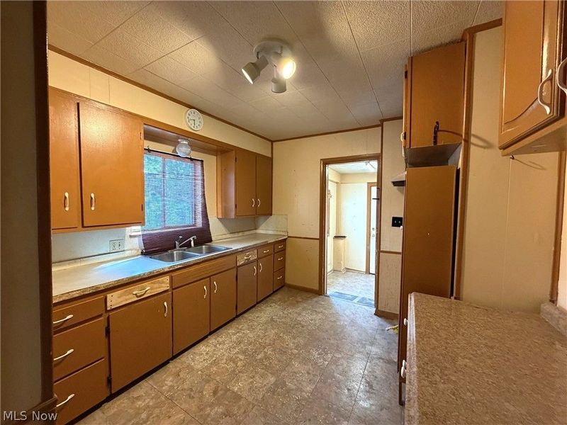 924 Concord Avenue, Akron, OH 44306 Photo 4