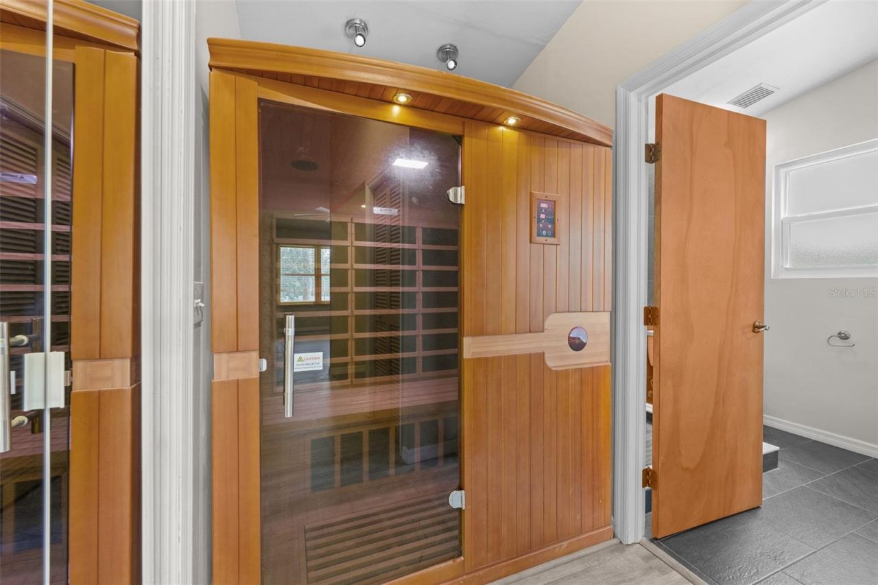 1550 Chateau Wood Drive , Clearwater, FL 33764 Photo