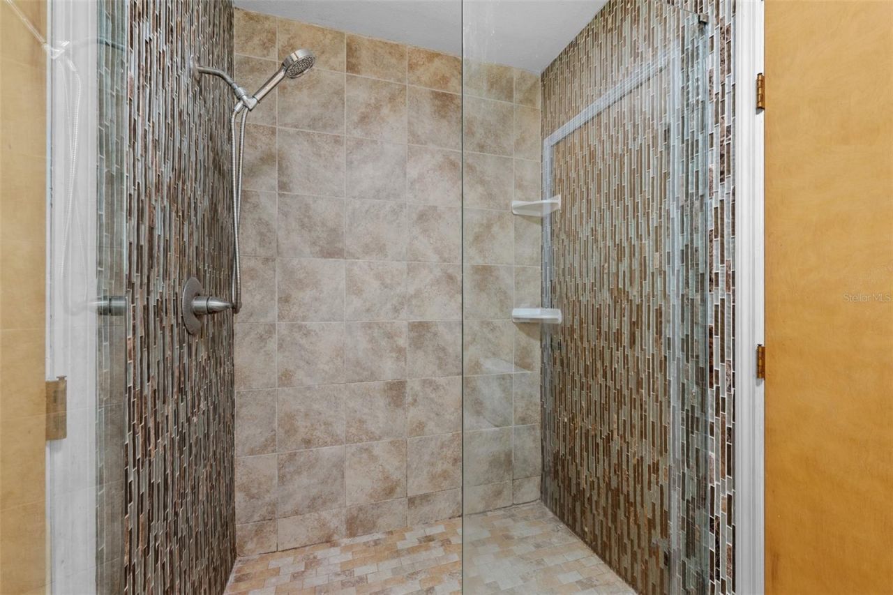 1550 Chateau Wood Drive, Clearwater, FL 33764 Photo