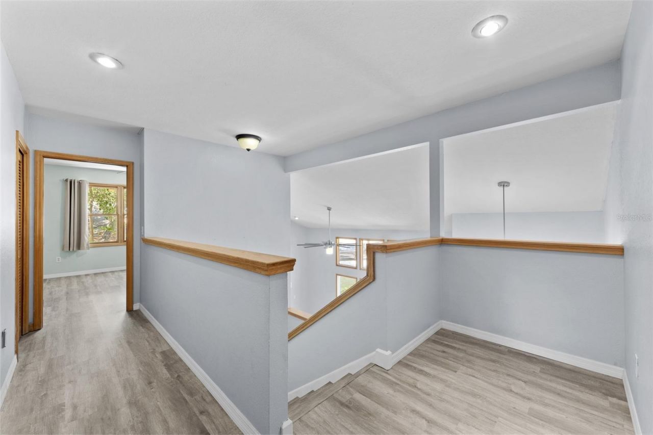 1550 Chateau Wood Drive, Clearwater, FL 33764 Photo