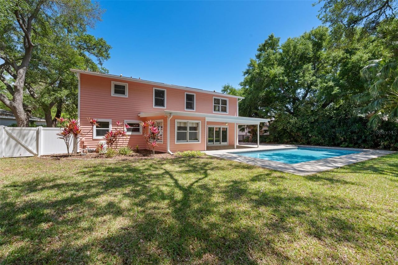 1550 Chateau Wood Drive , Clearwater, FL 33764 Photo