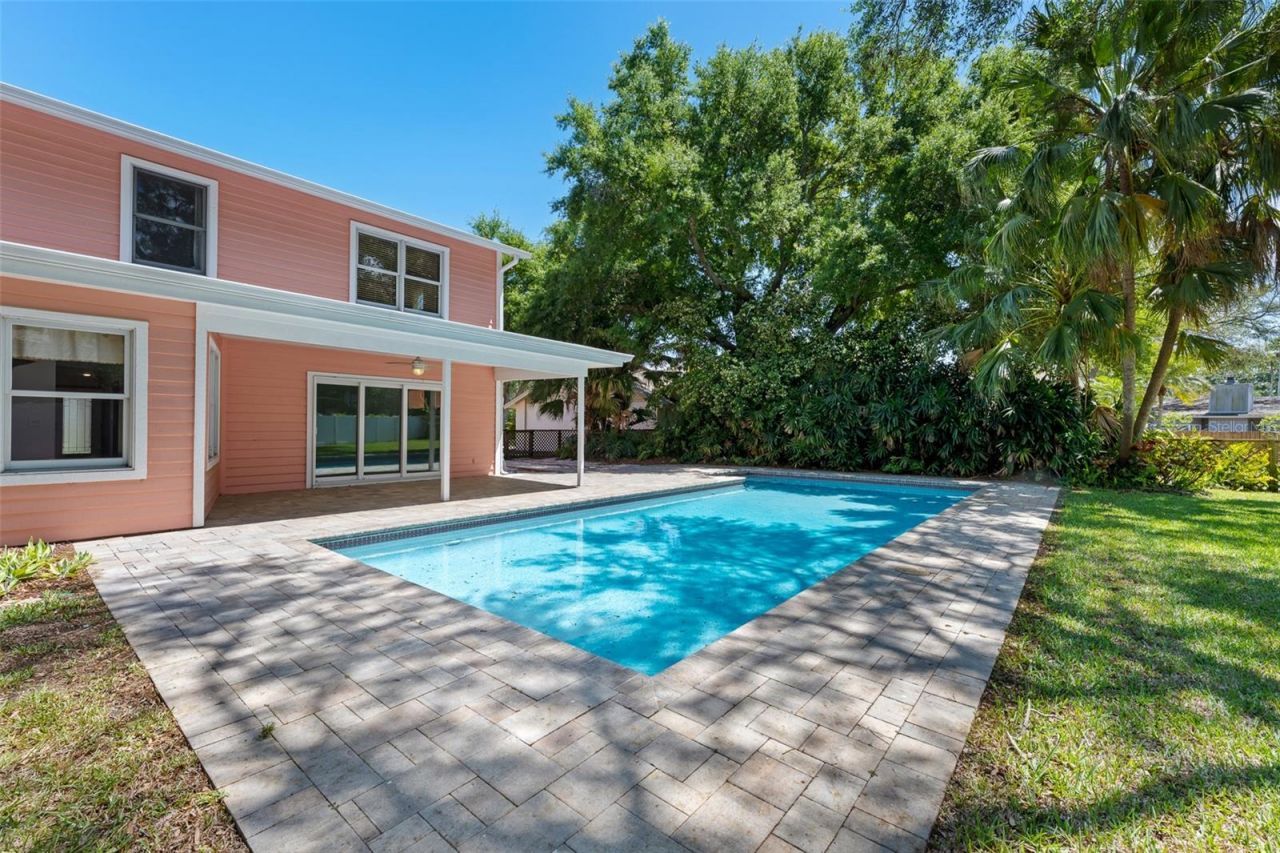 1550 Chateau Wood Drive, Clearwater, FL 33764 Photo