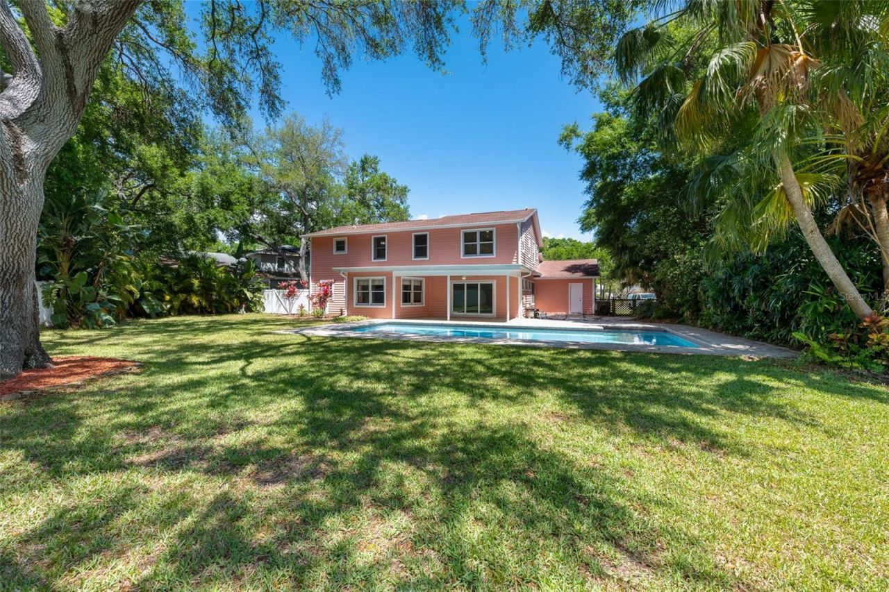 1550 Chateau Wood Drive, Clearwater, FL 33764 Photo