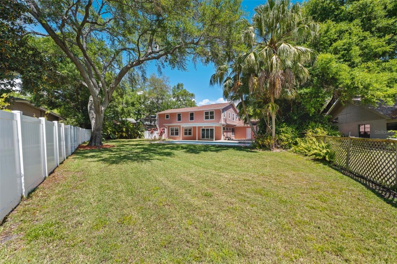 1550 Chateau Wood Drive, Clearwater, FL 33764 Photo