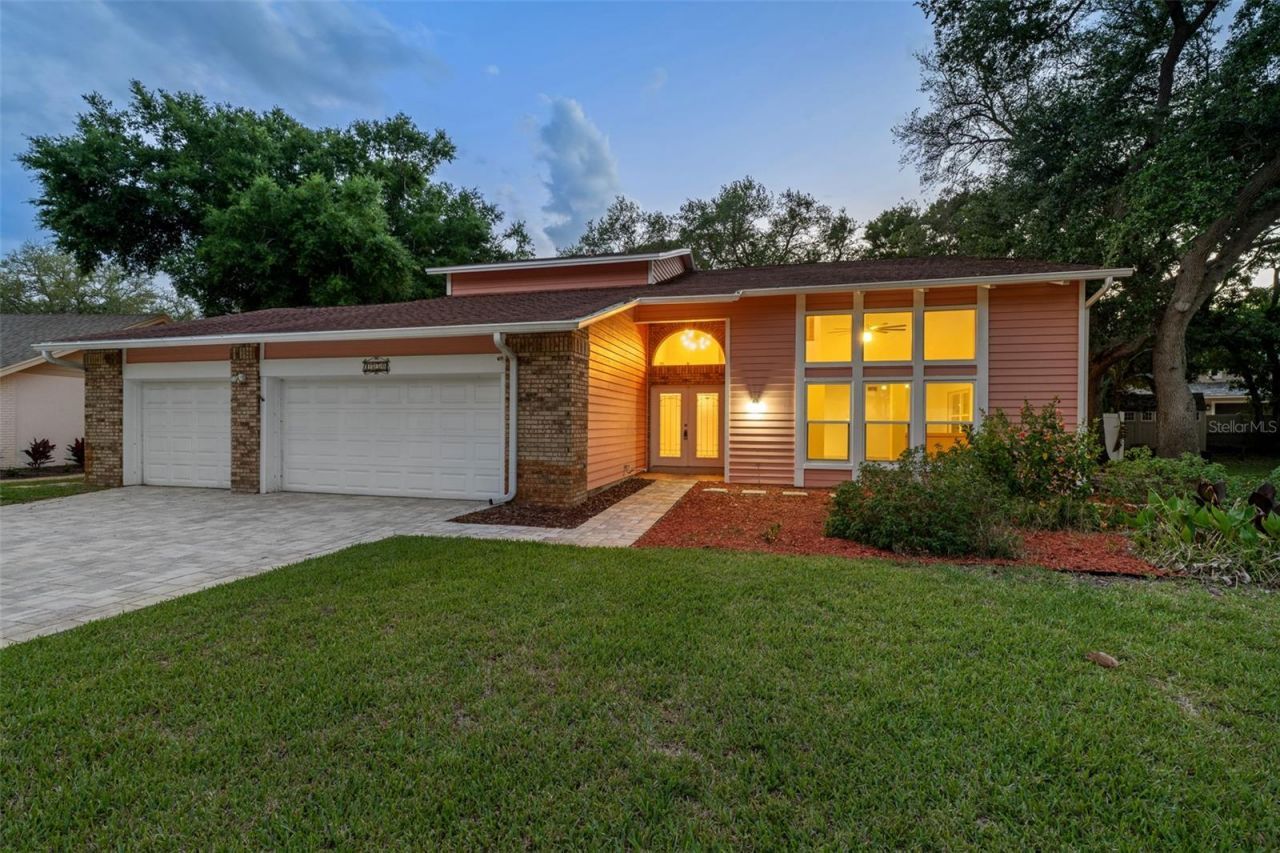 1550 Chateau Wood Drive, Clearwater, FL 33764 Photo