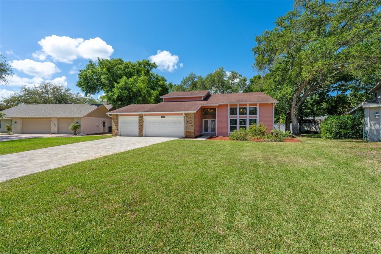 1550 Chateau Wood Drive, Clearwater, FL 33764 Photo