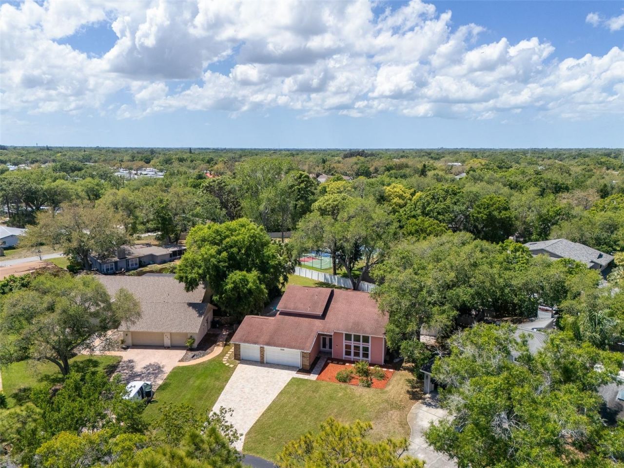 1550 Chateau Wood Drive, Clearwater, FL 33764 Photo