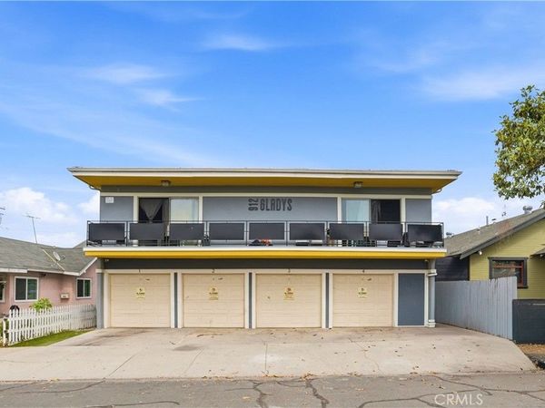 912 Gladys Ave., Long Beach, CA 90804