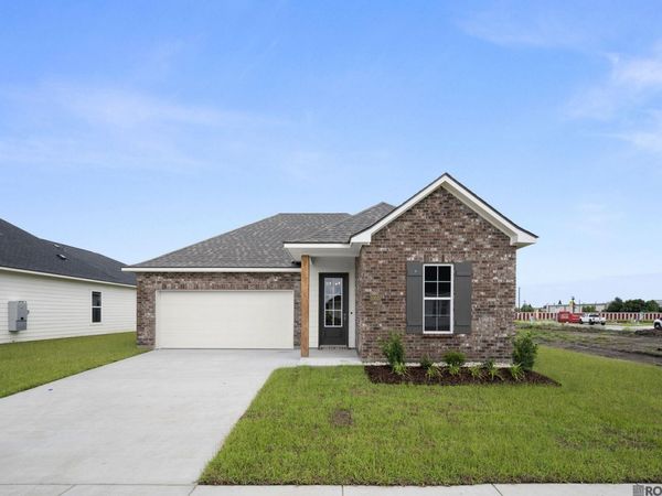 10035 Pelican Pointe Lane, Baton Rouge, LA 70810