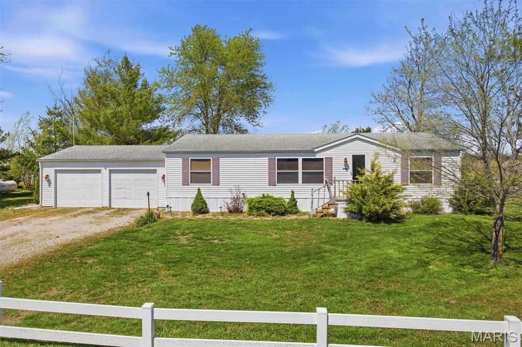 1222 Mary Irene Road, New Baden, IL 62265 Main Photo