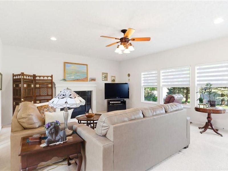 1922 Bellbrook Woods Court, Bellbrook, OH 45305 Photo 13