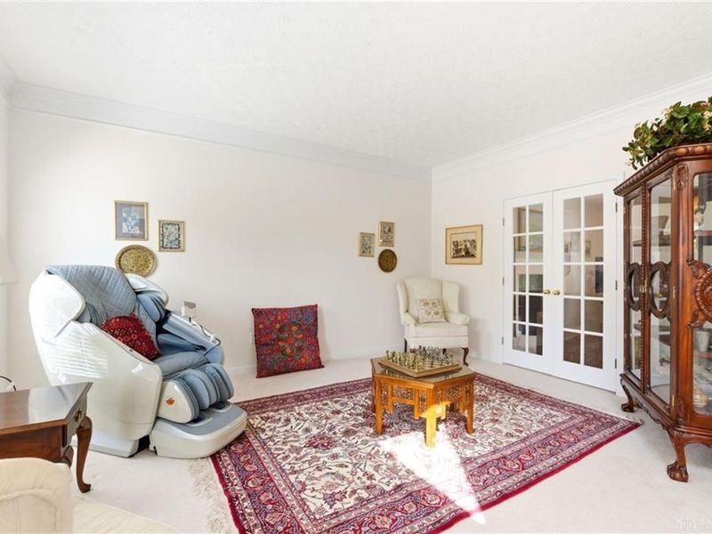 1922 Bellbrook Woods Court, Bellbrook, OH 45305 Photo 7