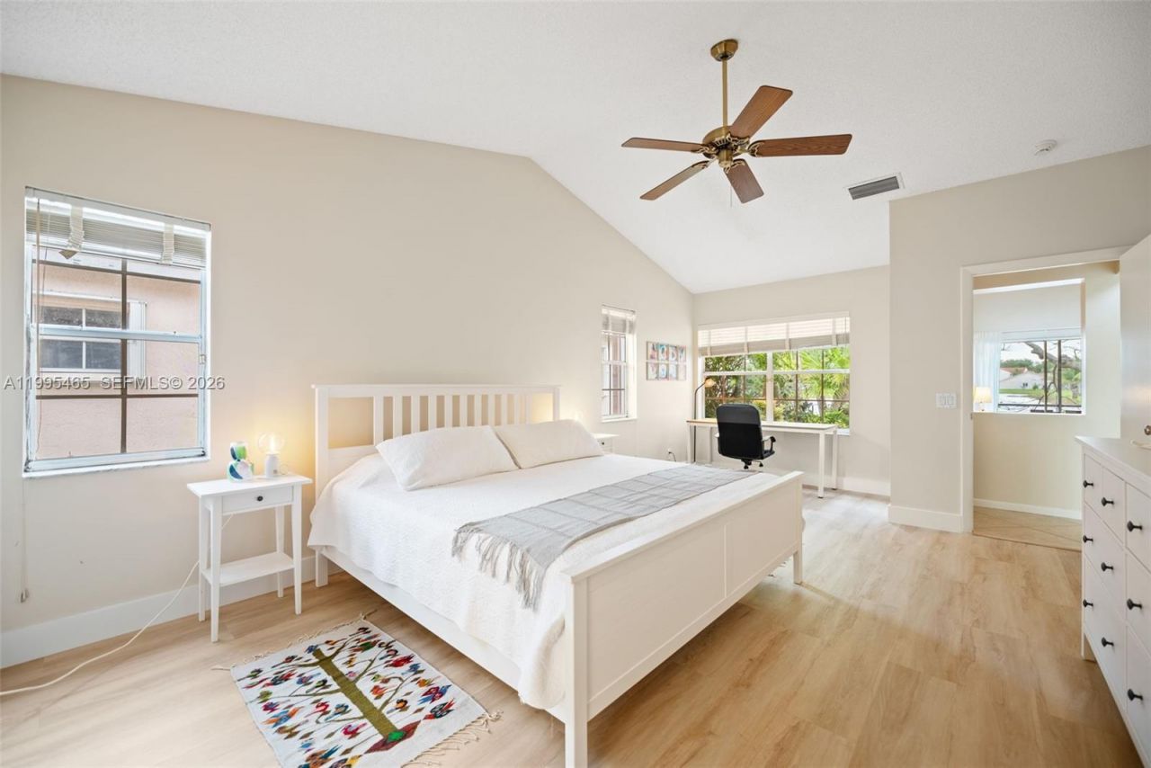 380 Cameron Dr, Weston, FL 33326 Photo