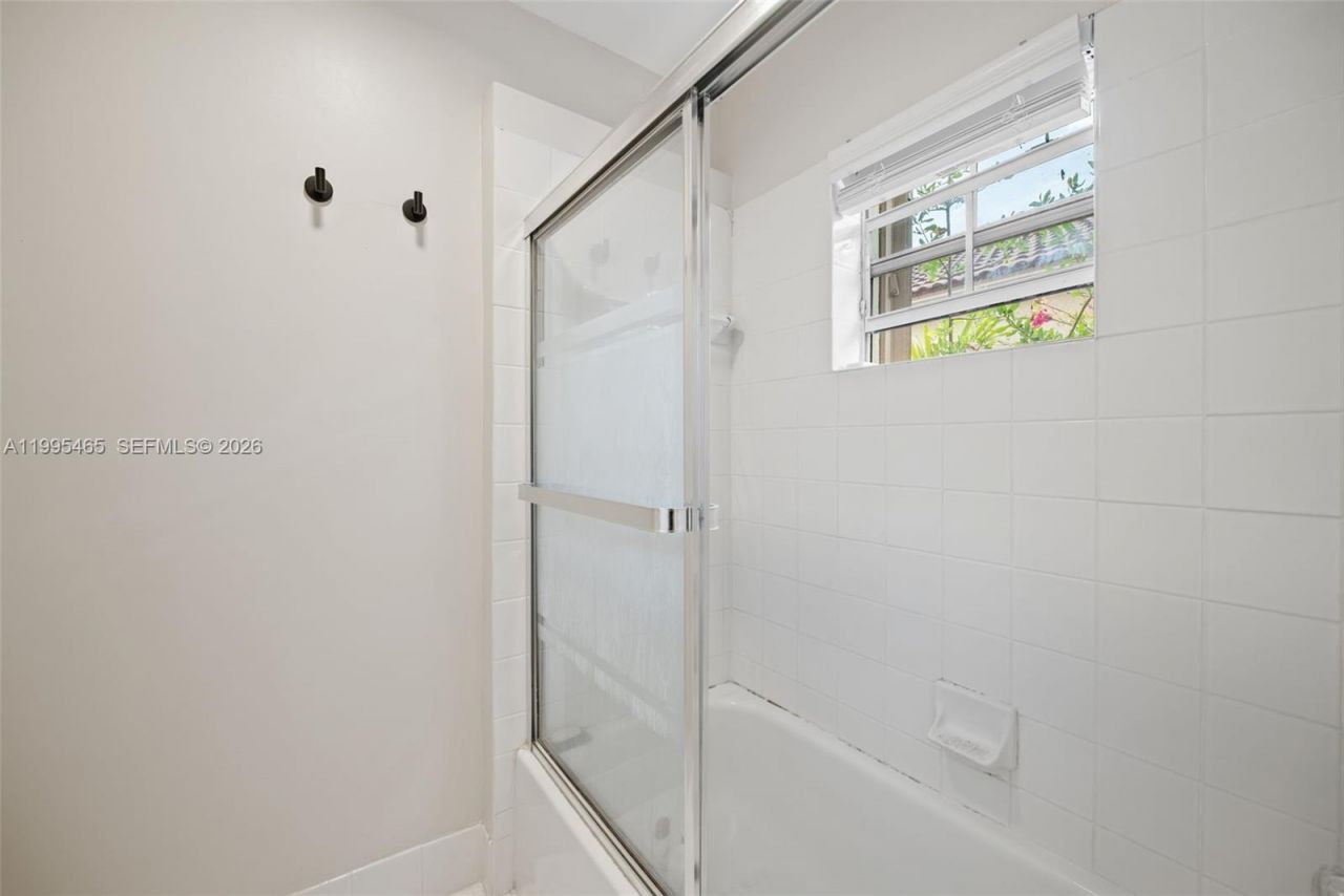 380 Cameron Dr, Weston, FL 33326 Photo