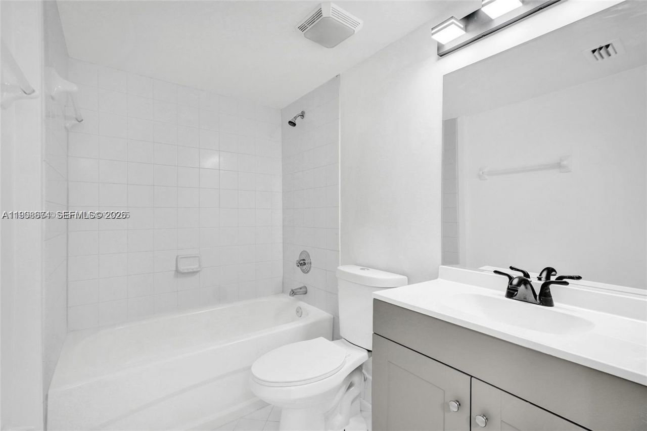 3398 NE 9th Dr, Unit 104, Homestead, FL 33033 Photo