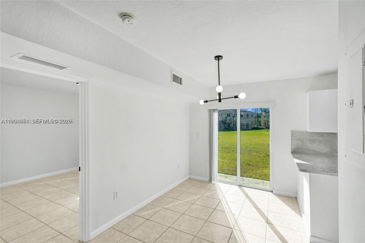 3398 NE 9th Dr, Unit 104, Homestead, FL 33033 Photo