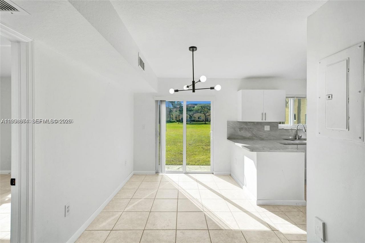 3398 NE 9th Dr, Unit 104, Homestead, FL 33033 Photo