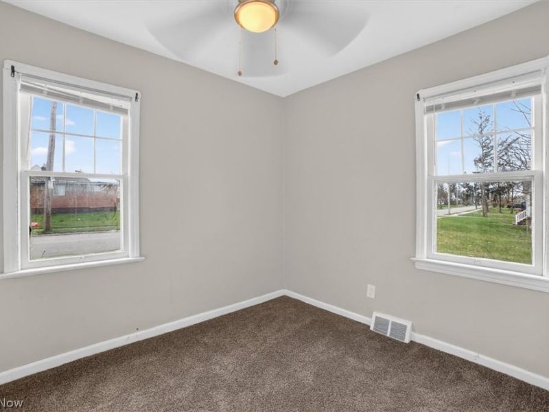 17208 Lipton Avenue, Cleveland, OH 44128 Photo 12