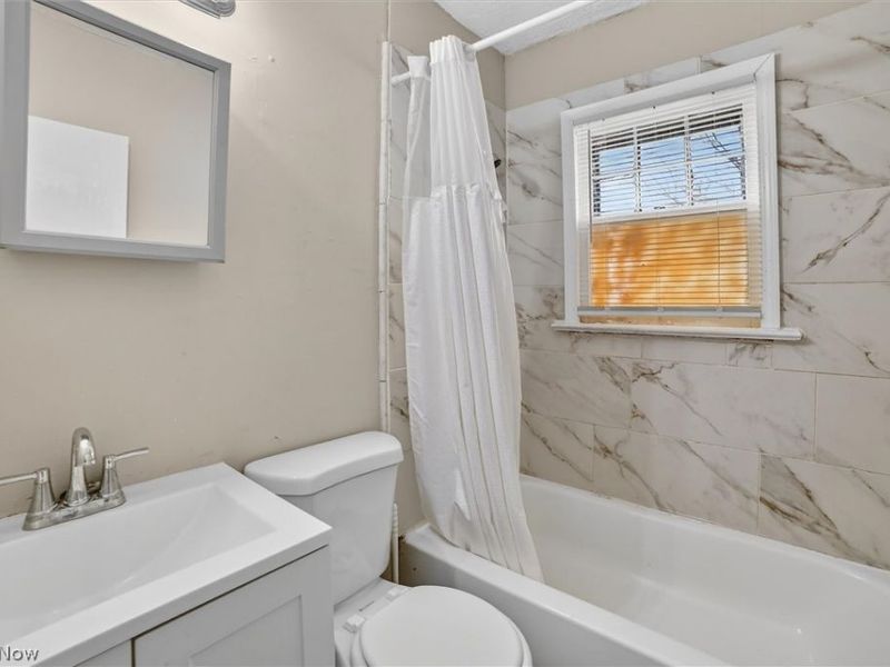 17208 Lipton Avenue, Cleveland, OH 44128 Photo 15