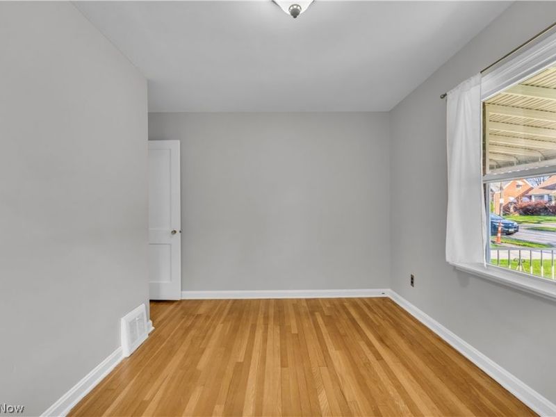 14721 Harley Avenue, Cleveland, OH 44111 Photo 12