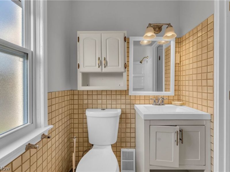 14721 Harley Avenue, Cleveland, OH 44111 Photo 16