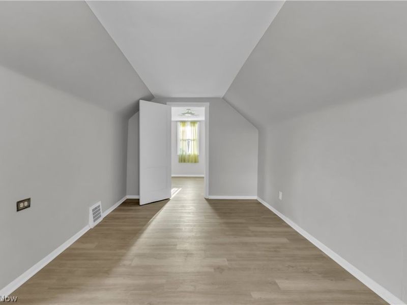 14721 Harley Avenue, Cleveland, OH 44111 Photo 23