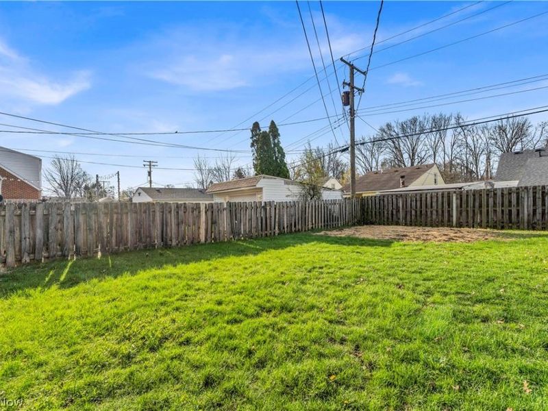 14721 Harley Avenue, Cleveland, OH 44111 Photo 27