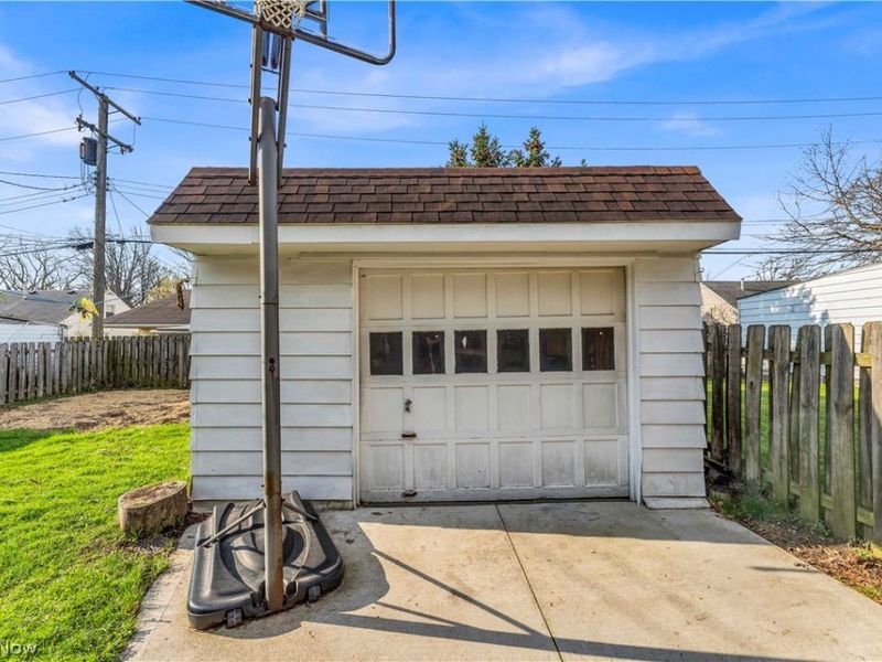 14721 Harley Avenue, Cleveland, OH 44111 Photo 28