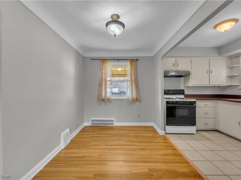 14721 Harley Avenue, Cleveland, OH 44111 Photo 5