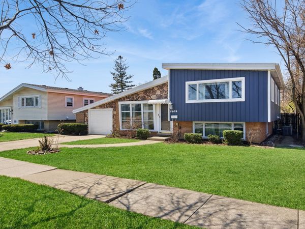 2664 S Craig Drive, Des Plaines, IL 60018