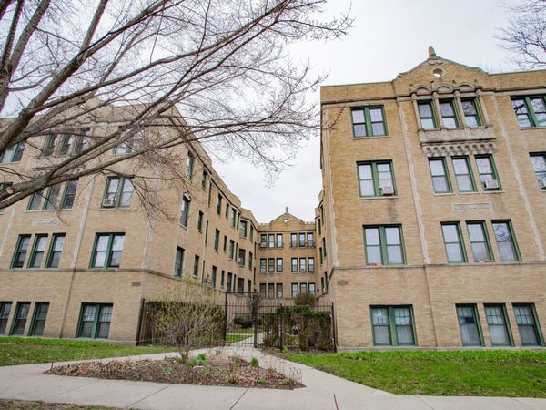 146 Clyde Avenue, Unit 2E, Evanston, IL 60202