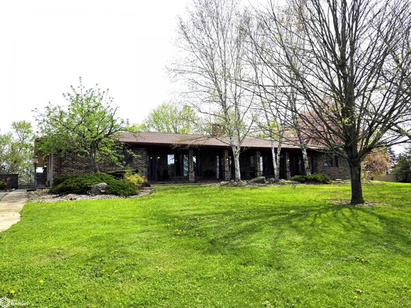 1866 Timber Avenue, Charles City, IA 50616