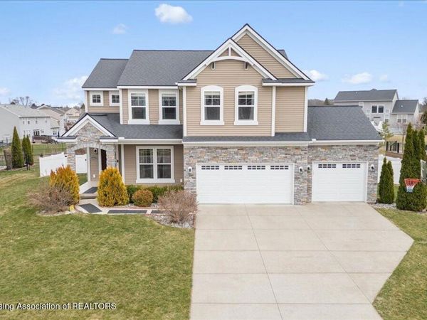 10602 Ballinalee Lane, Grand Ledge, MI 48837