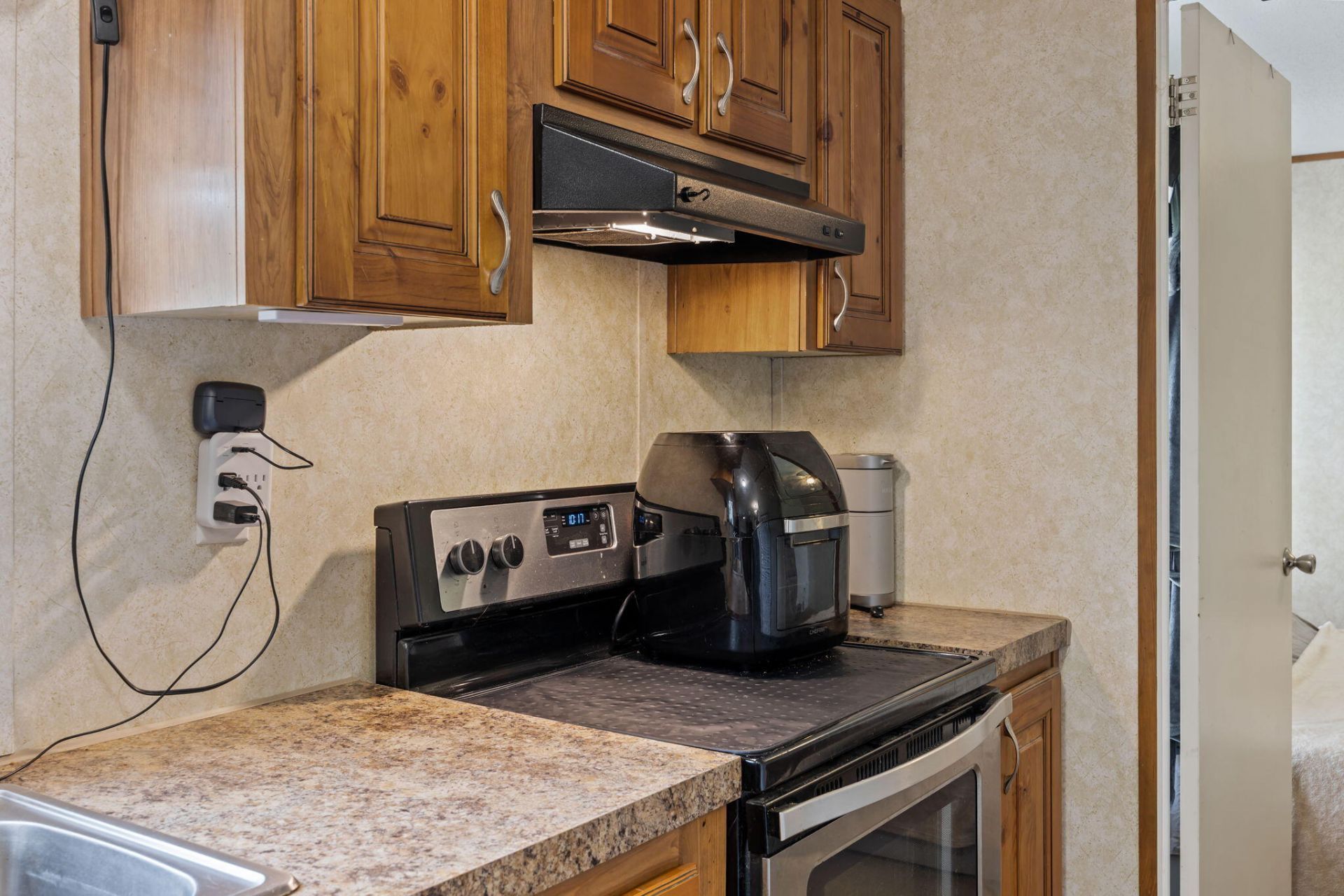 1442 Poplar Hill Drive Photo 12