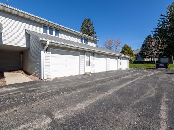 160 Maple Ave S, Unit 6, Slinger, WI 53086