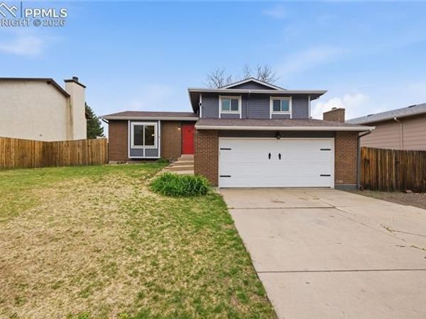 912 Amsterdam Drive, Colorado Springs, CO 80907