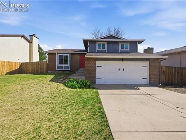 912 Amsterdam Drive, Colorado Springs, CO 80907