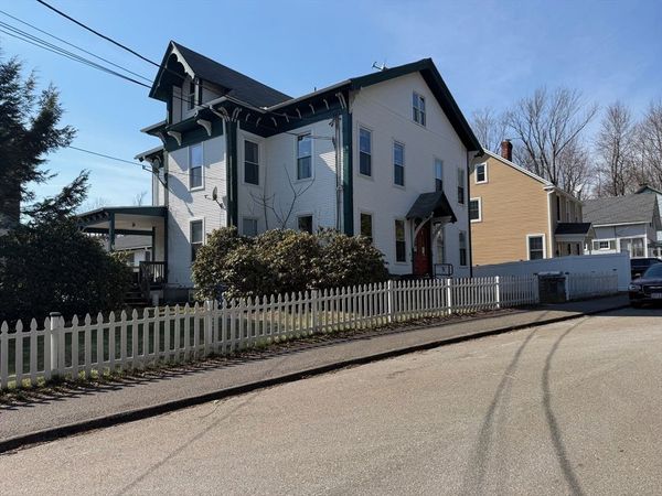 35 Cedar St, Unit 2, Gardner, MA 01440