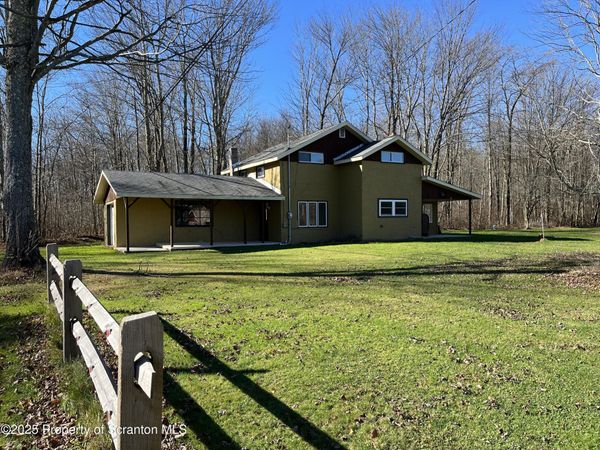 3191 Aberdeen Road, Madison Twp, PA 18444
